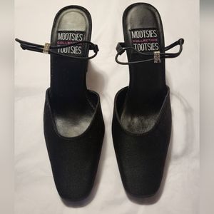 Mootsies Tootsies